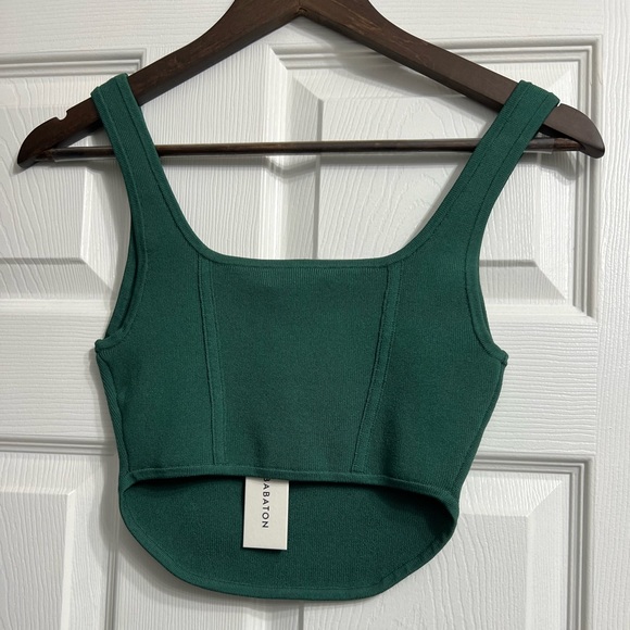NWT ARITZIA green crop top - Picture 3 of 3